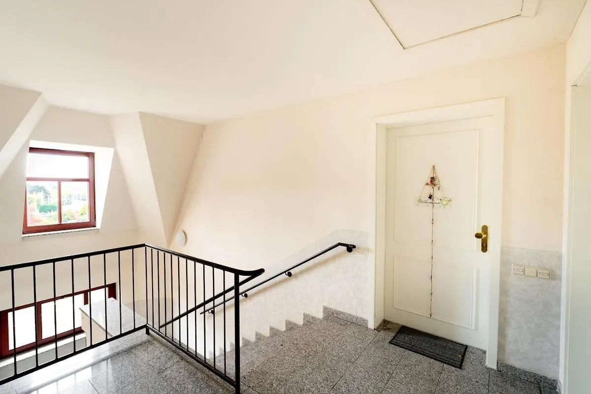 公寓 Gemuetliche Barrierefreie Dachgeschosswohnung 德累斯顿 德国
